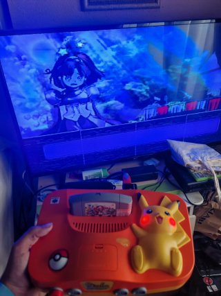 Nintendo 64 Pikachu Edizione Arancione, esclusiva.