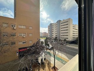 Piso en venta en Colores - Entreparques en Sevilla