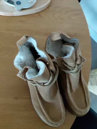 Botas camel con cordones y suela gruesa