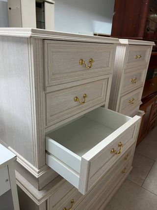 Cómoda y 2 Mesitas de Noche