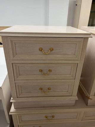 Cómoda y 2 Mesitas de Noche