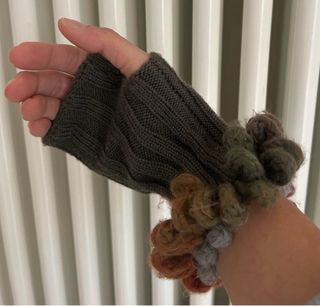 Guanti senza dita con foro pollice