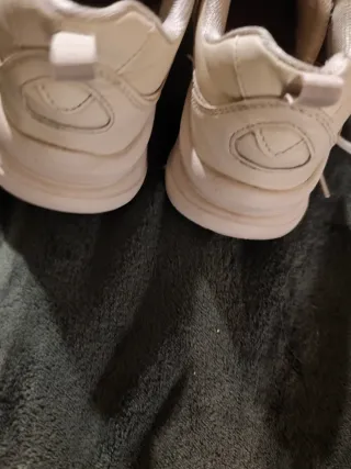 Zapatillas Skechers Talla 40 Blancas