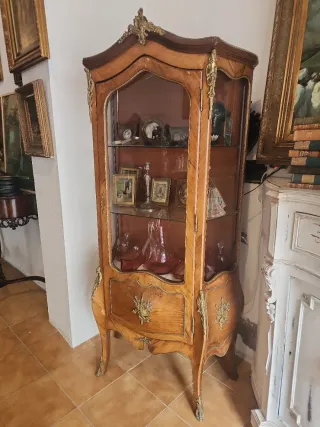 Vitrina antigua francesa