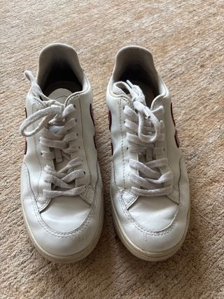 Bambas Veja blancas y granates