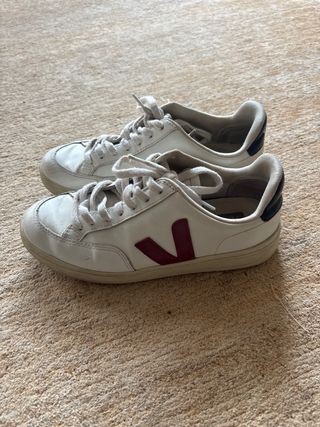 Bambas Veja blancas y granates