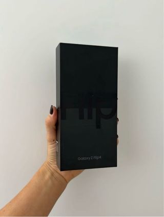 Caja Samsung Galaxy Z Flip4 Grafito