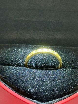 Anillo Oro 18k con 9 Diamantes