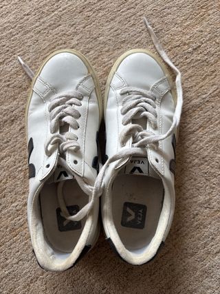 Veja Bambas Blancas y Negras