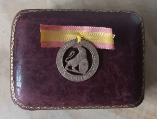 Medalla 1870 troquelada Gobierno Provisional