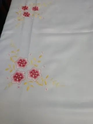 Tovaglia ricamata floreale