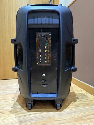 Altavoz Behringer pasivo autoamplificado