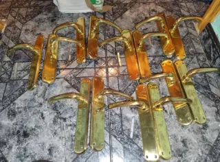 Manillas para puertas 14