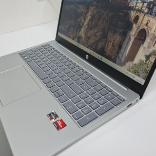 Portátil HP 15 AMD Ryzen 3 7th 8GB 512SSD Win 11