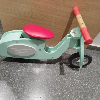 Bicicleta de madera infantil sin pedales