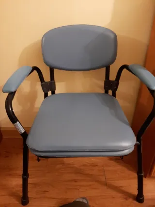 Silla geriatrica adactable a la altua