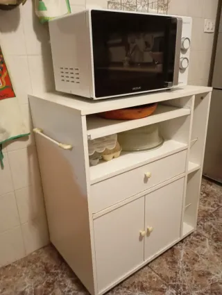 Mueble auxiliar cocina con tabla de corte y ruedas
