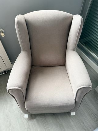 Mecedora sillón de lactancia como nueva