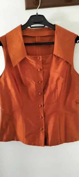 Top seda salvaje color naranja.