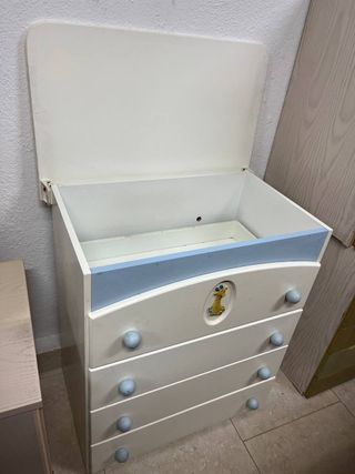 Cambiador de bebé con cajones