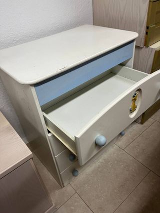 Cambiador de bebé con cajones