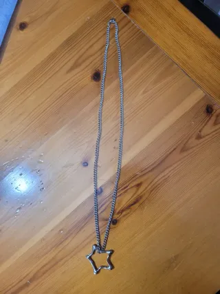 Collana con ciondolo a stella