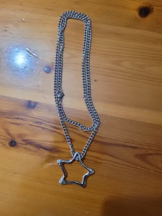 Collana con ciondolo a stella