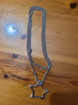 Collana con ciondolo a stella