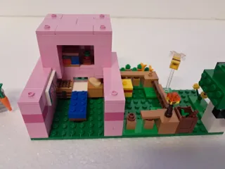 Lego Minecraft - The Baby Pig House - 21268