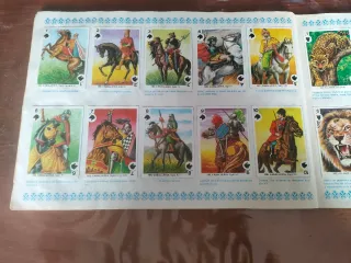 Álbum Ed. MAGA  Familias Completo. Buen estado