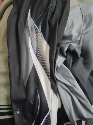 Conjunto com designer em pedraria