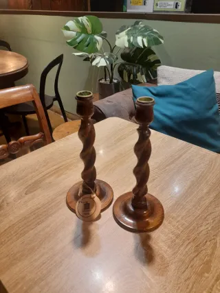 Candelabros de madera retorcida