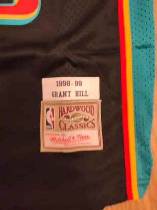 Mitchell & Ness Grant Hill Pistons 33 Jersey