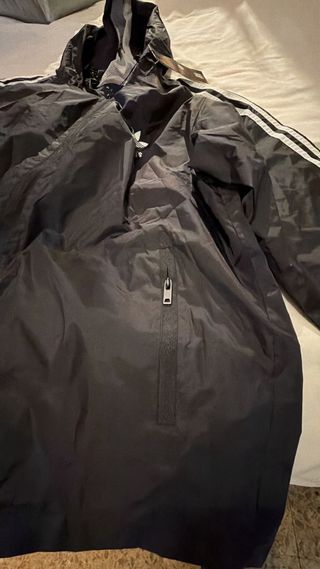 Chubasquero Adidas con capucha Talla M