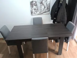 Mesa Comedor y 4 Sillas Comedor