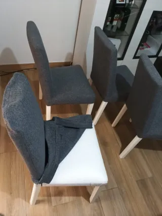 Mesa Comedor y 4 Sillas Comedor