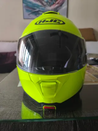 Casco de moto amarillo fluorescente