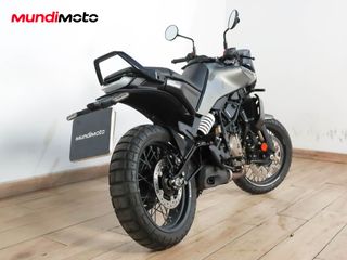 HUSQVARNA SVARTPILEN 125 ABS