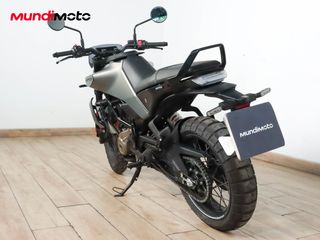 HUSQVARNA SVARTPILEN 125 ABS