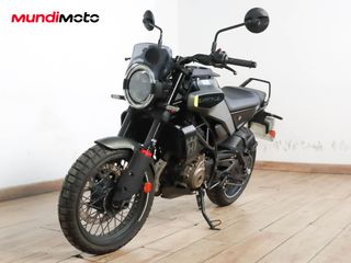 HUSQVARNA SVARTPILEN 125 ABS