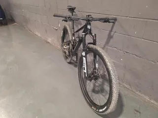 Mondraker F Podium RR. FLICHT ATTENDANT de Test