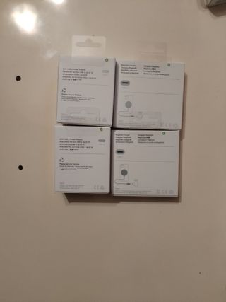 Cargadores Apple iPhone y 2 Magsafes y adaptadores