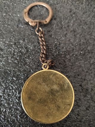 Llavero antiguo damasquinado