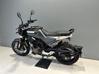 HUSQVARNA SVARTPILEN 125 AÑO 2022 !!
