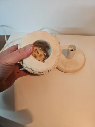 Lampada in pietra leccese scolpita