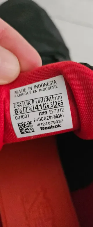 Zapatillas Reebok Negras y Rojas