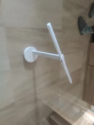 Lámpara de escritorio blanca