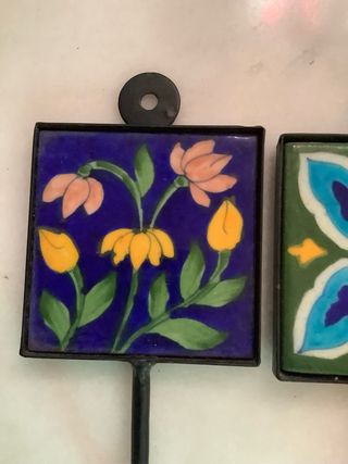 Colgadores de pared con azulejo decorado (4 uds)