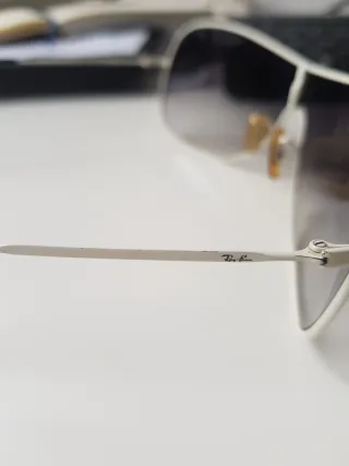 Gafas de sol Ray-Ban plateadas y grises