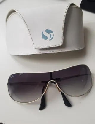 Gafas de sol Ray-Ban plateadas y grises